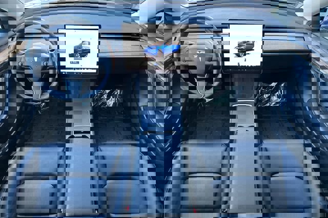 Used 2023 Tesla Model 3 Standard Range image 15