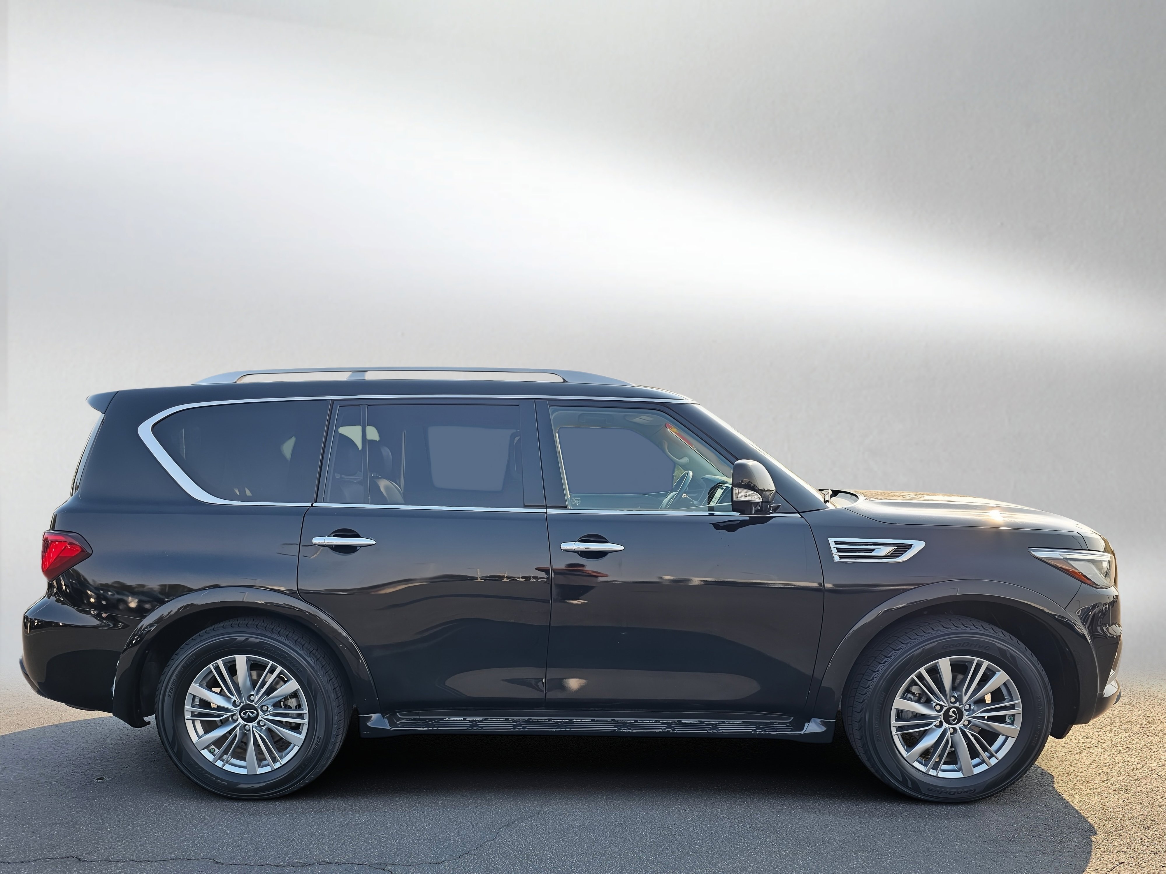 Used 2021 INFINITI QX80 Luxe w/ Cargo Package RWD image 6