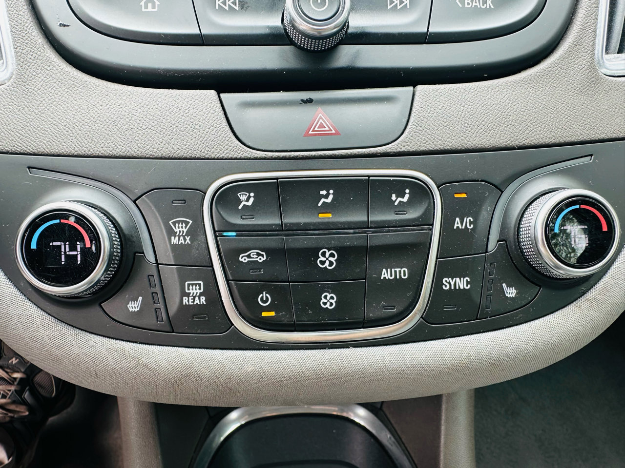 Used 2019 Chevrolet Malibu LT image 19