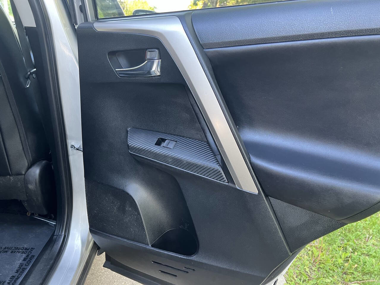 Used 2015 Toyota RAV4 Limited w/ Technology Package image 18