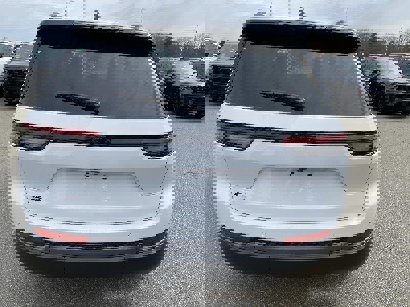 New 2026 Jeep Grand Cherokee Altitude image 4