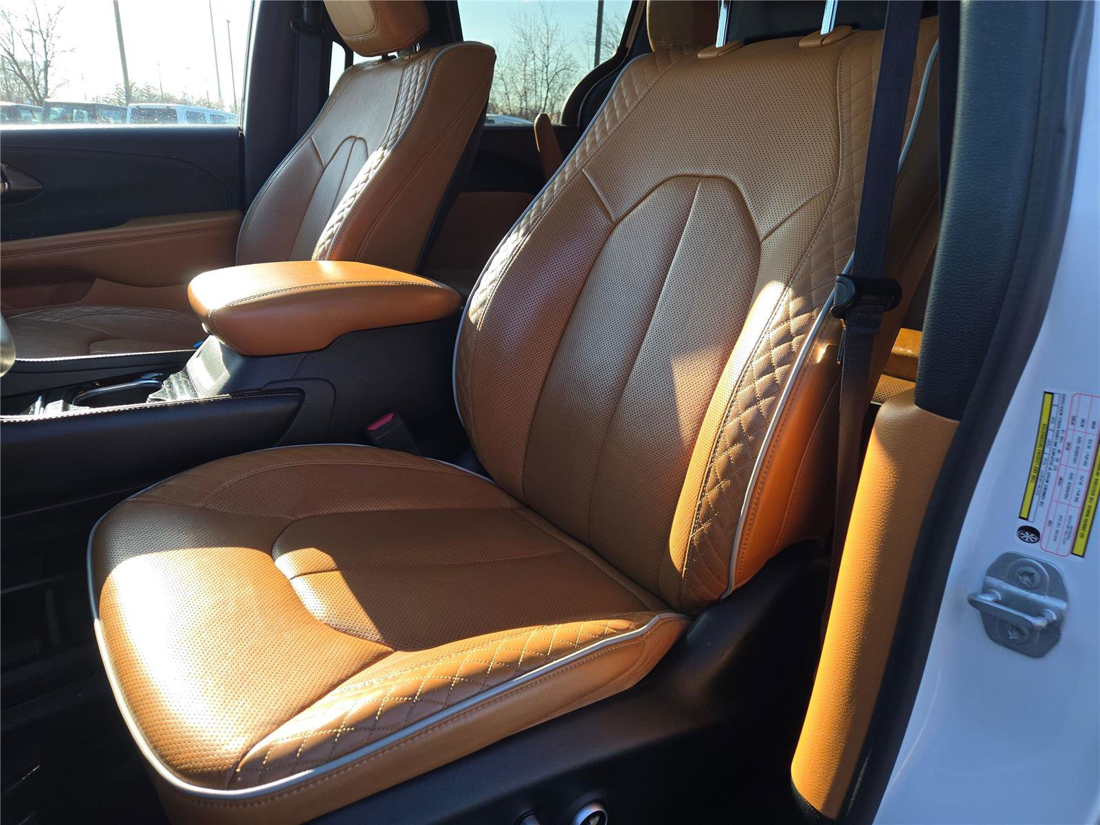 Certified 2022 Chrysler Pacifica Pinnacle AWD/4WD image 33