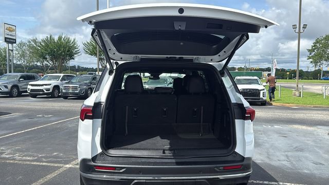 Used 2025 Buick Enclave Preferred AWD/4WD image 11