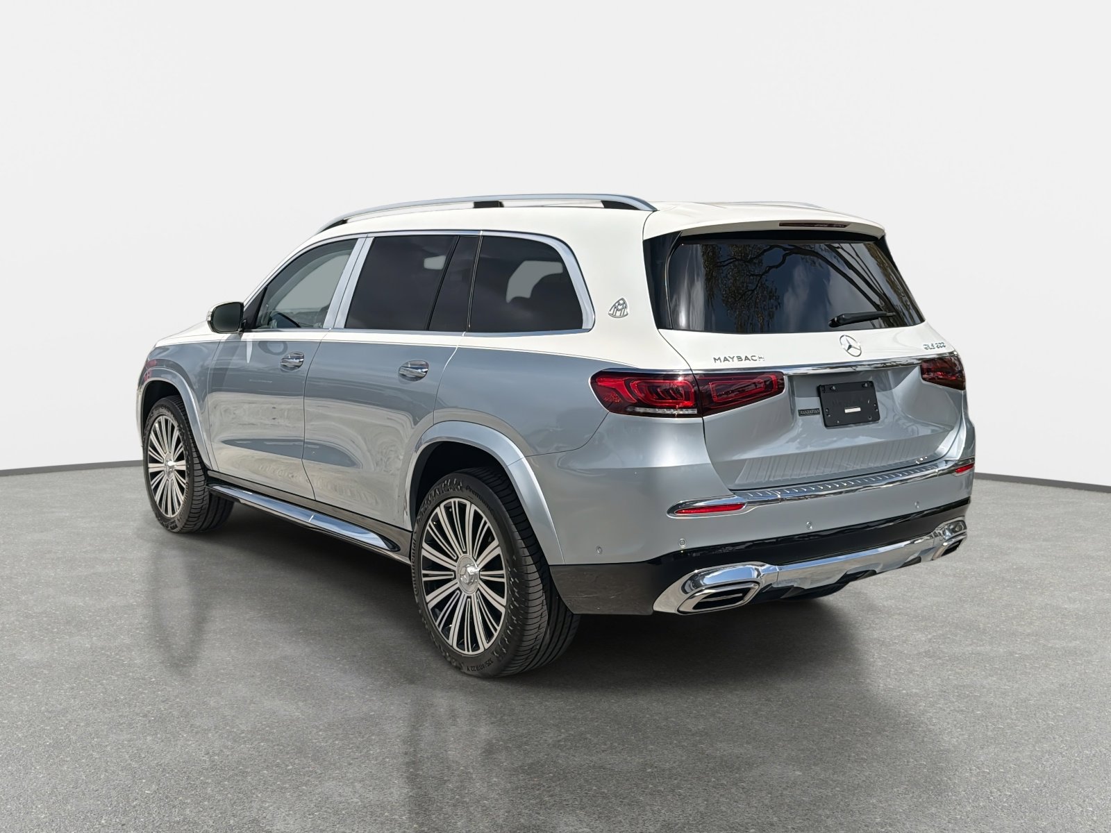 Used 2023 Mercedes-Benz Maybach GLS 600 4MATIC image 5