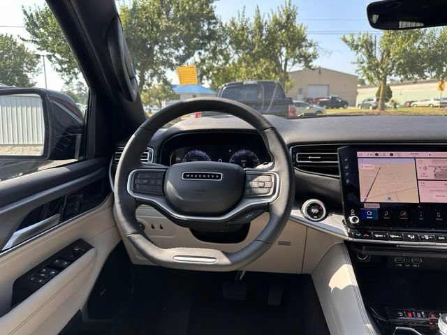 Used 2025 Jeep Wagoneer Series III w/ Premium Group I AWD/4WD image 20