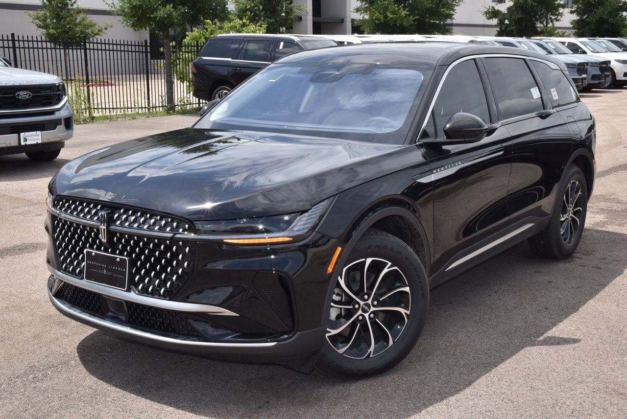 New 2026 Lincoln Nautilus Premier AWD/4WD image 12