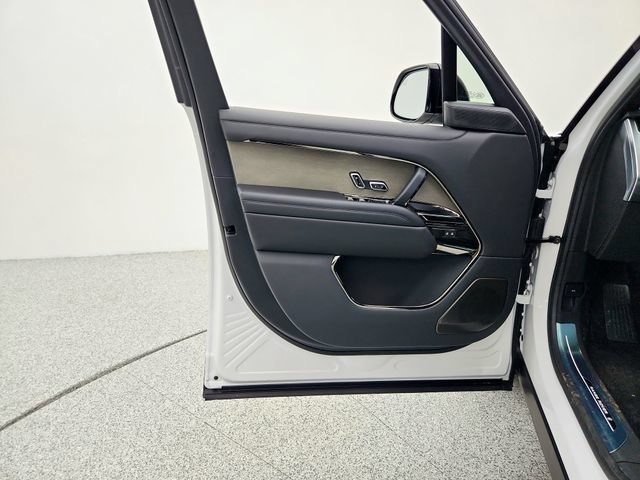 New 2026 Land Rover Range Rover SV AWD/4WD image 23