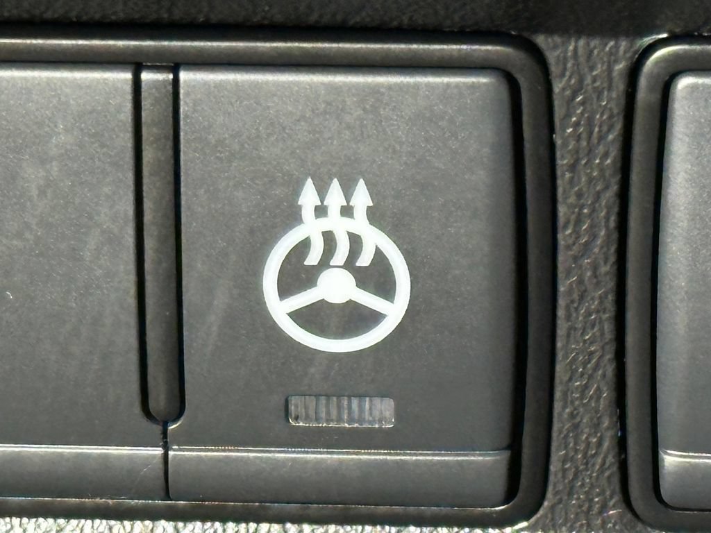 Used 2023 Nissan Armada SL w/ Cargo Package AWD/4WD image 42