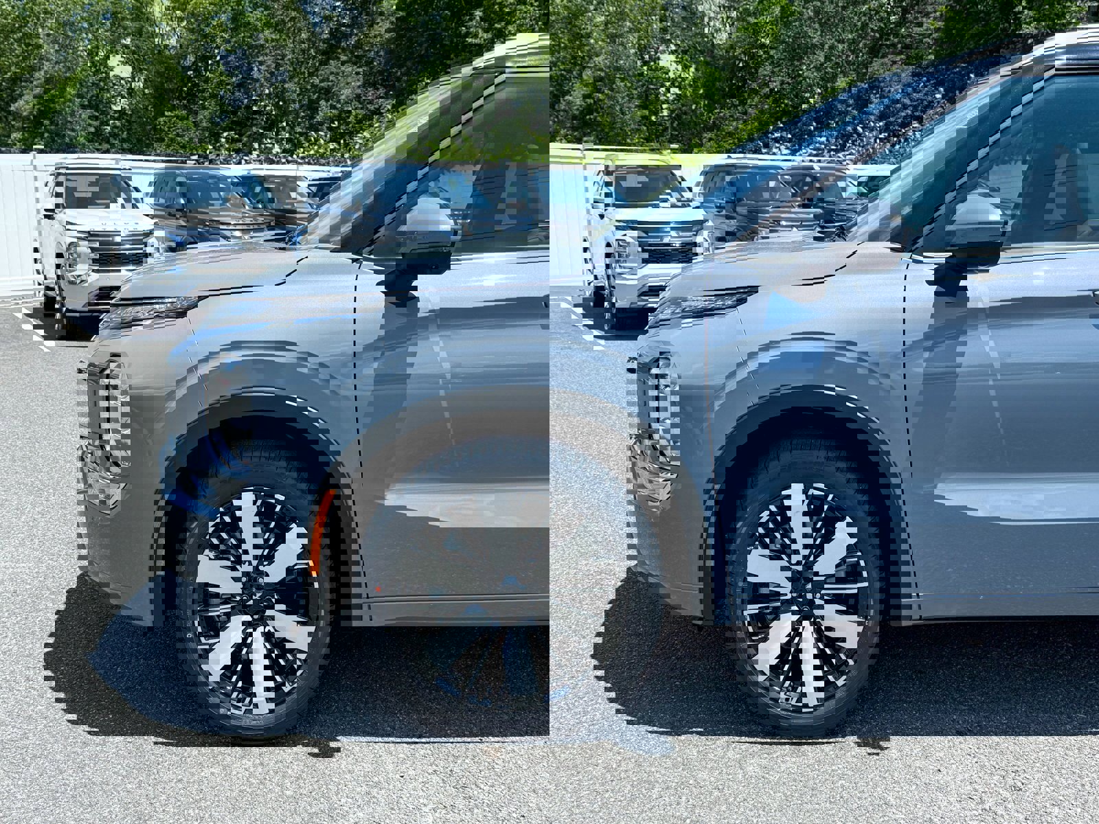 New 2025 Mitsubishi Outlander AWD image 17