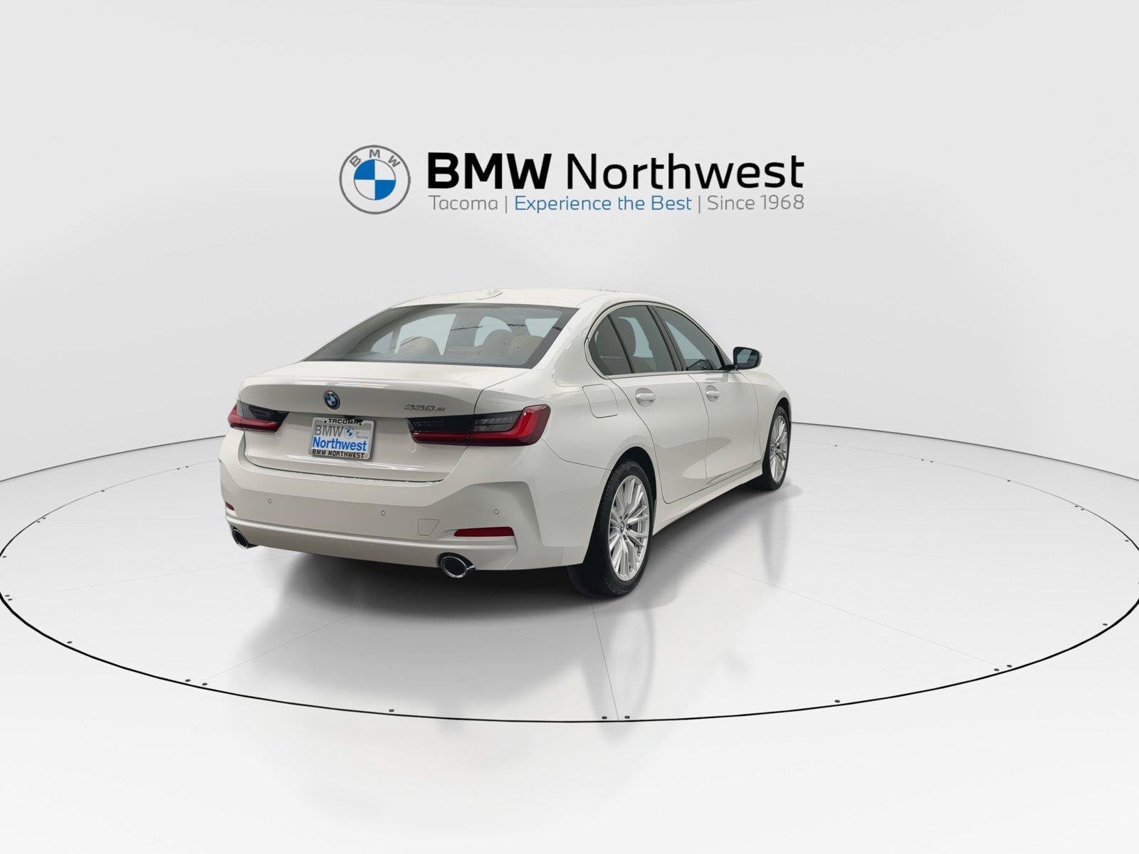 Used 2024 BMW 330e w/ Convenience Package RWD image 3
