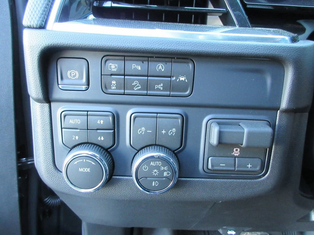 New 2026 Chevrolet Suburban RST image 26
