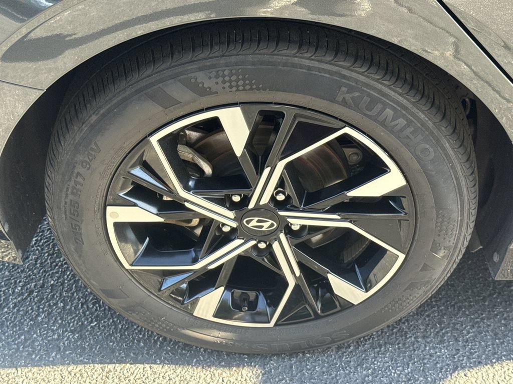 Used 2025 Hyundai Sonata SEL FWD image 17