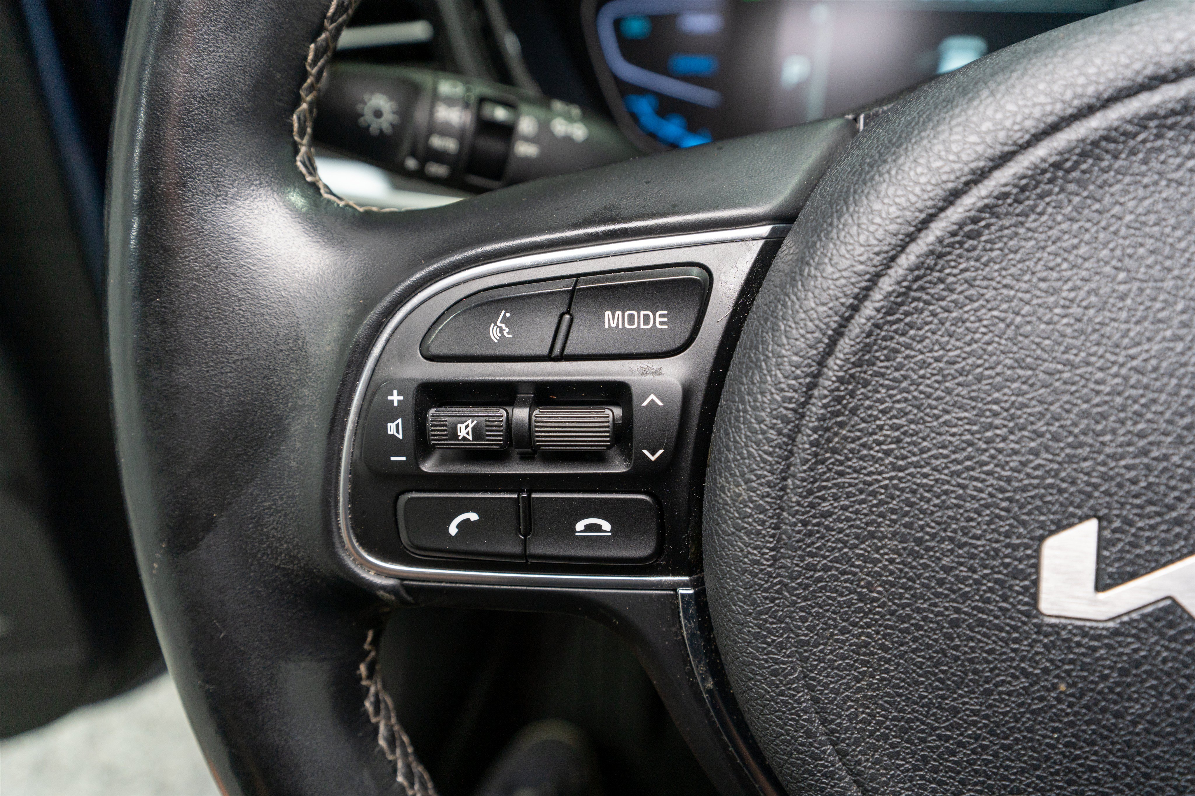 Used 2022 Kia Niro EX Premium FWD image 27