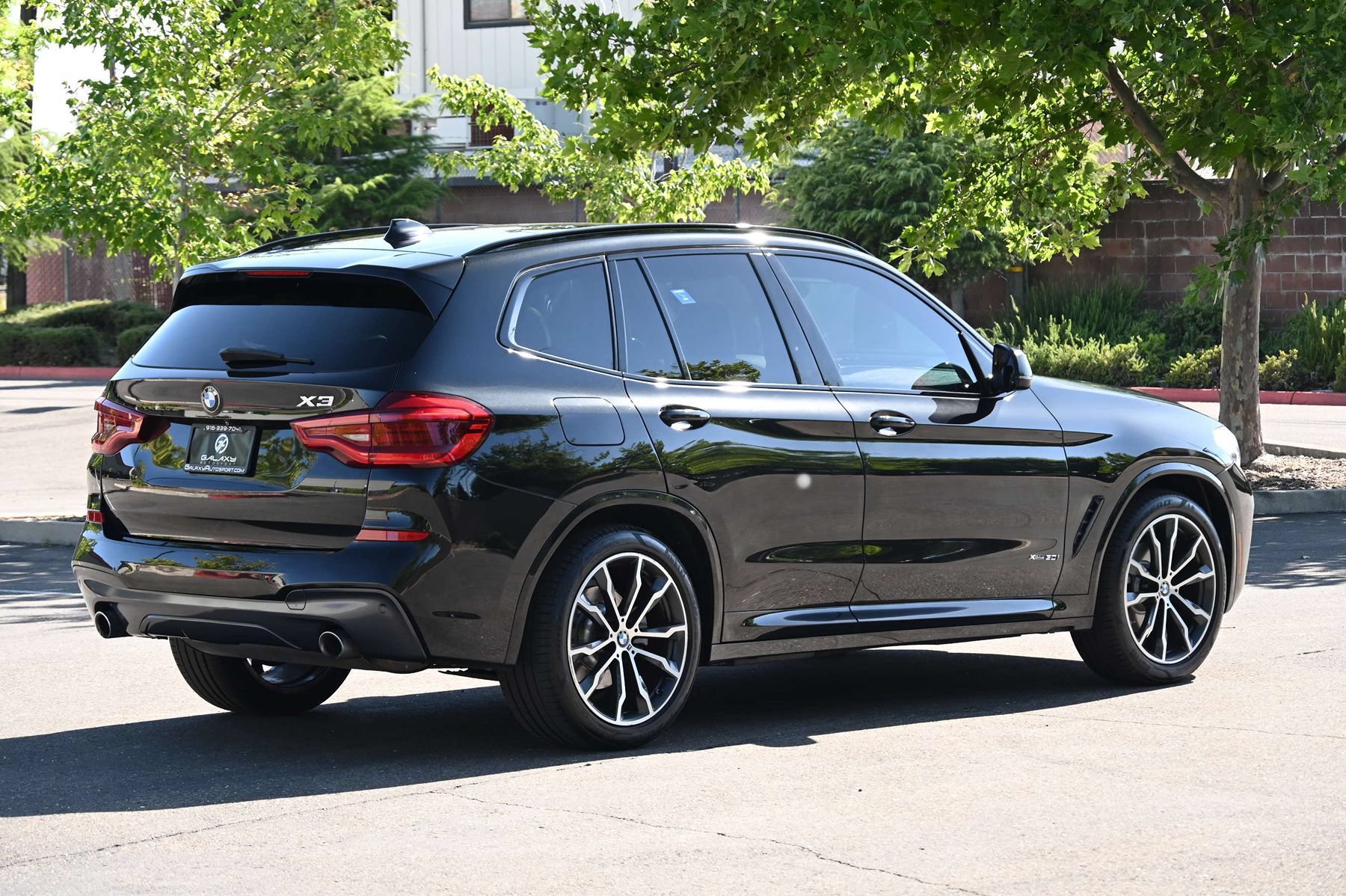 Used 2018 BMW X3 xDrive30i w/ M Sport Package AWD/4WD image 5
