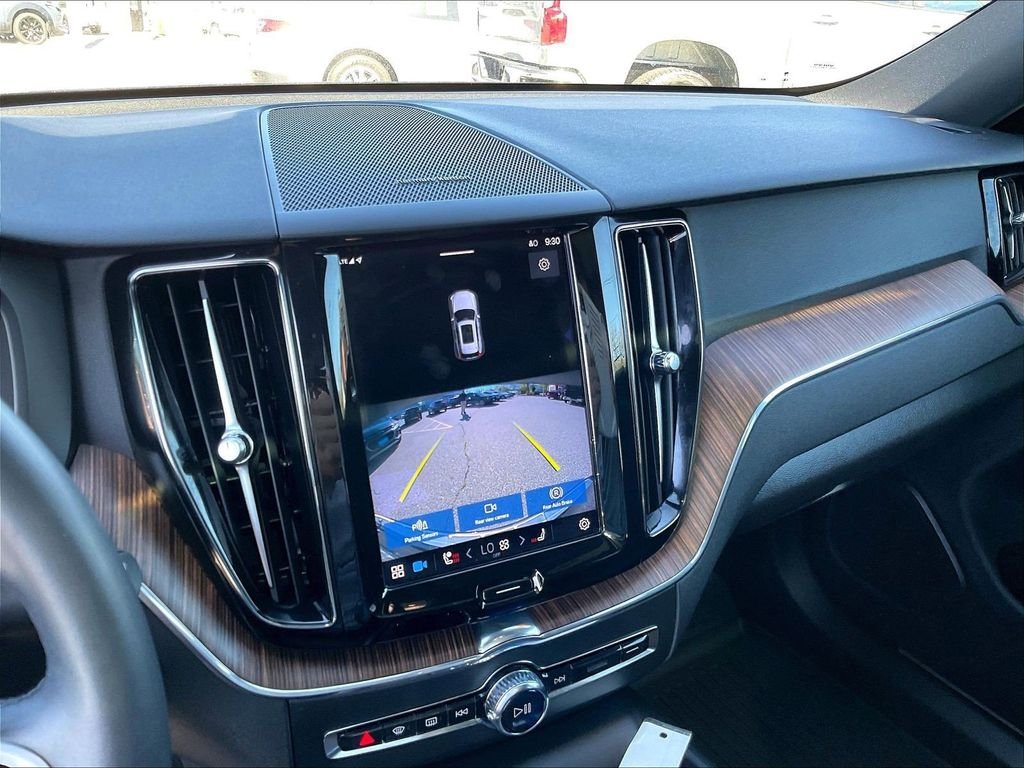 Used 2022 Volvo XC60 B5 Momentum w/ Climate Package AWD/4WD image 19