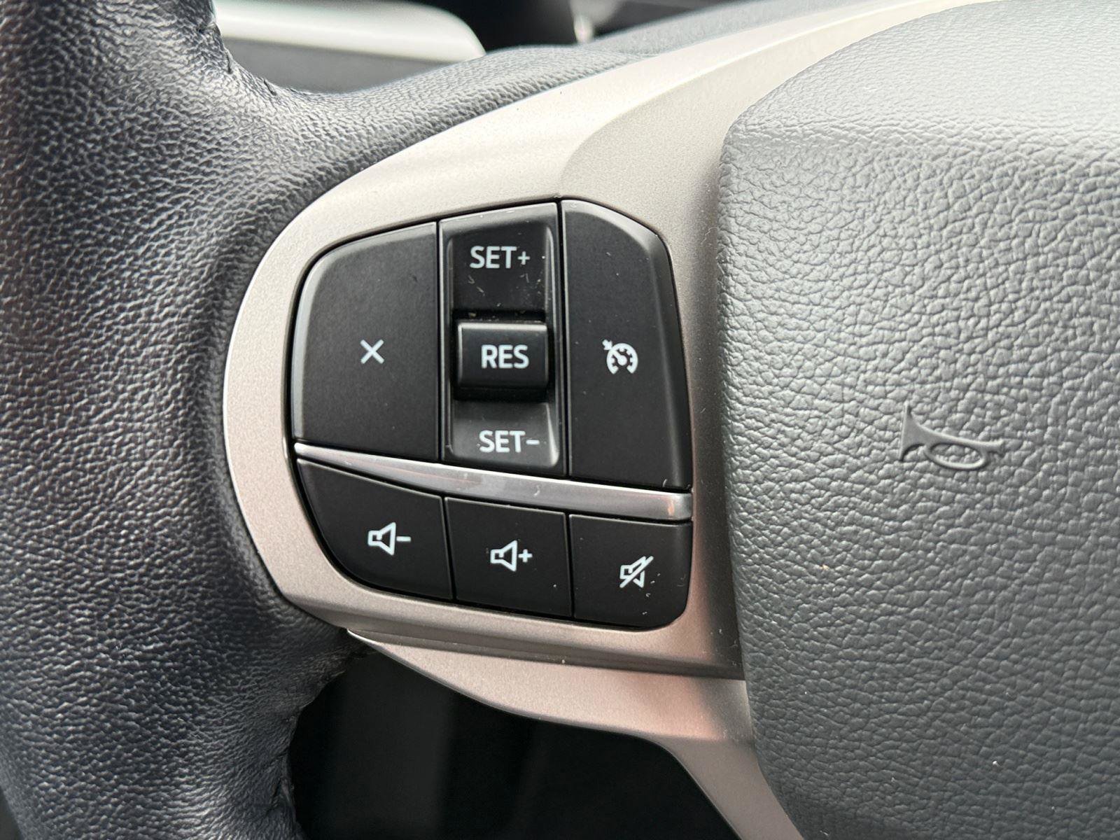 Used 2022 Ford Explorer XLT image 22