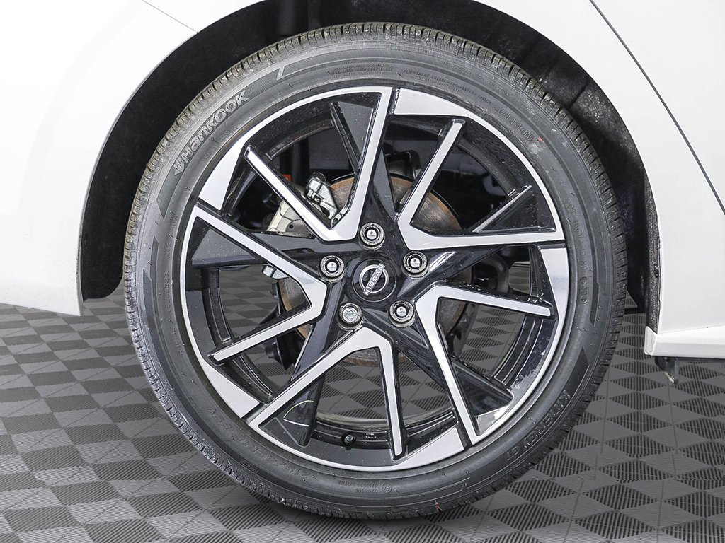New 2025 Nissan Sentra SR w/ SR Premium Package FWD image 7