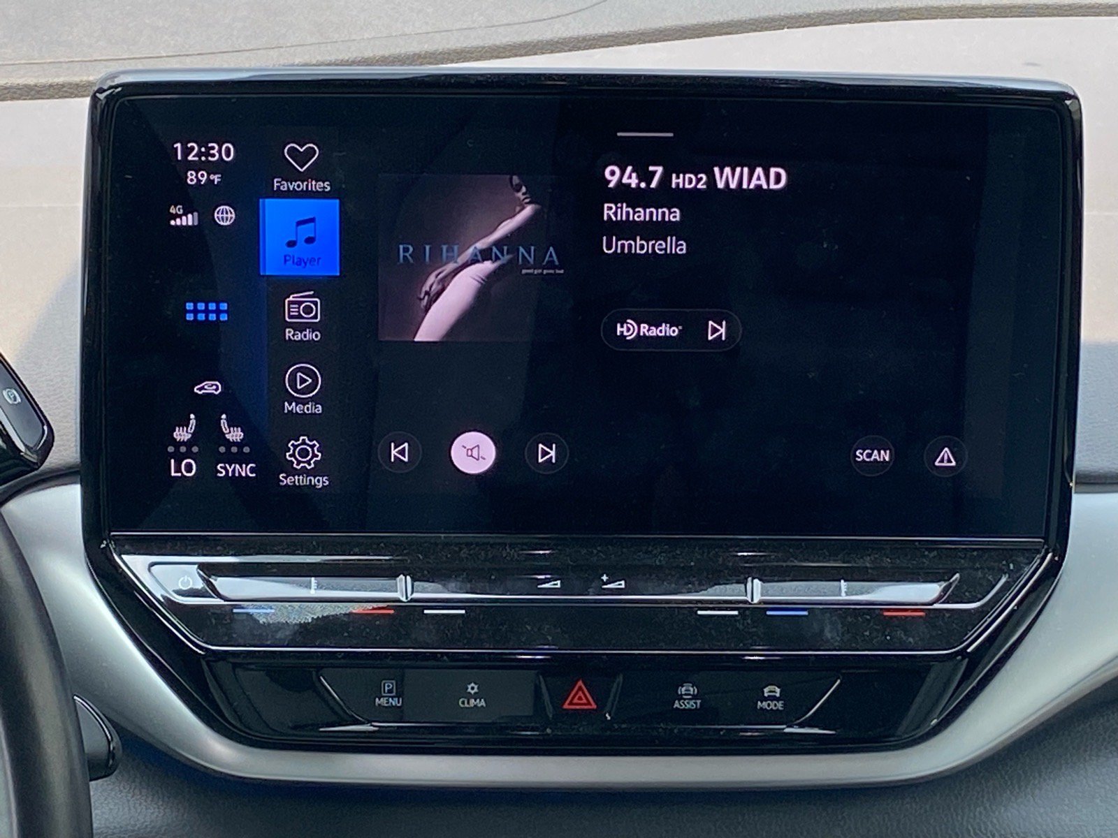 Certified 2022 Volkswagen ID.4 Pro S w/ Gradient Package RWD image 8