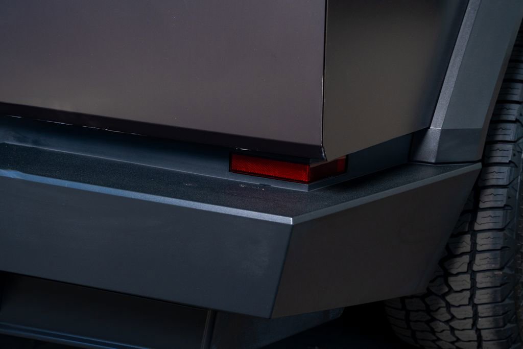 Used 2024 Tesla Cybertruck AWD Crew Cab image 22