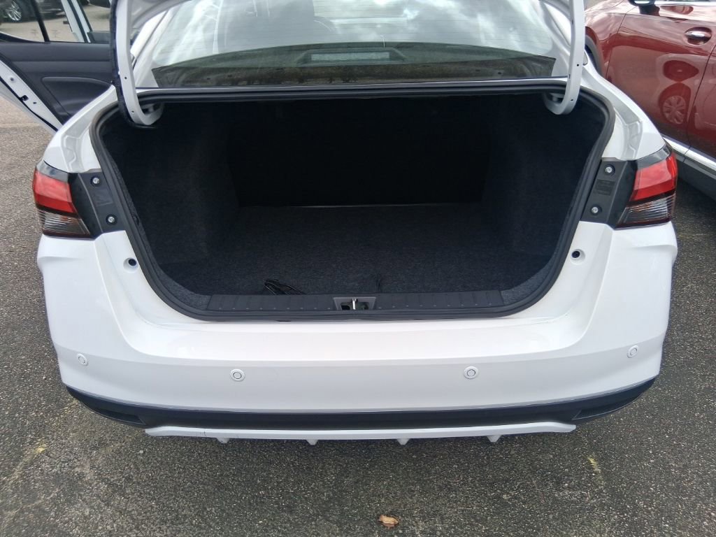 Used 2025 Nissan Versa S w/ Trunk Package image 18