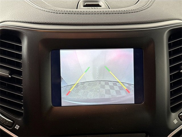 Used 2020 Jeep Cherokee Latitude Plus w/ Cold Weather Group image 12