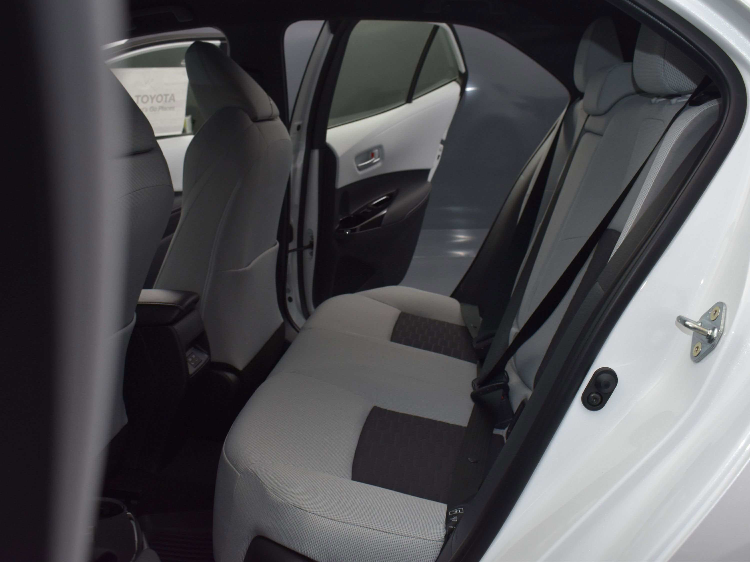 Used 2025 Toyota Corolla SE image 13