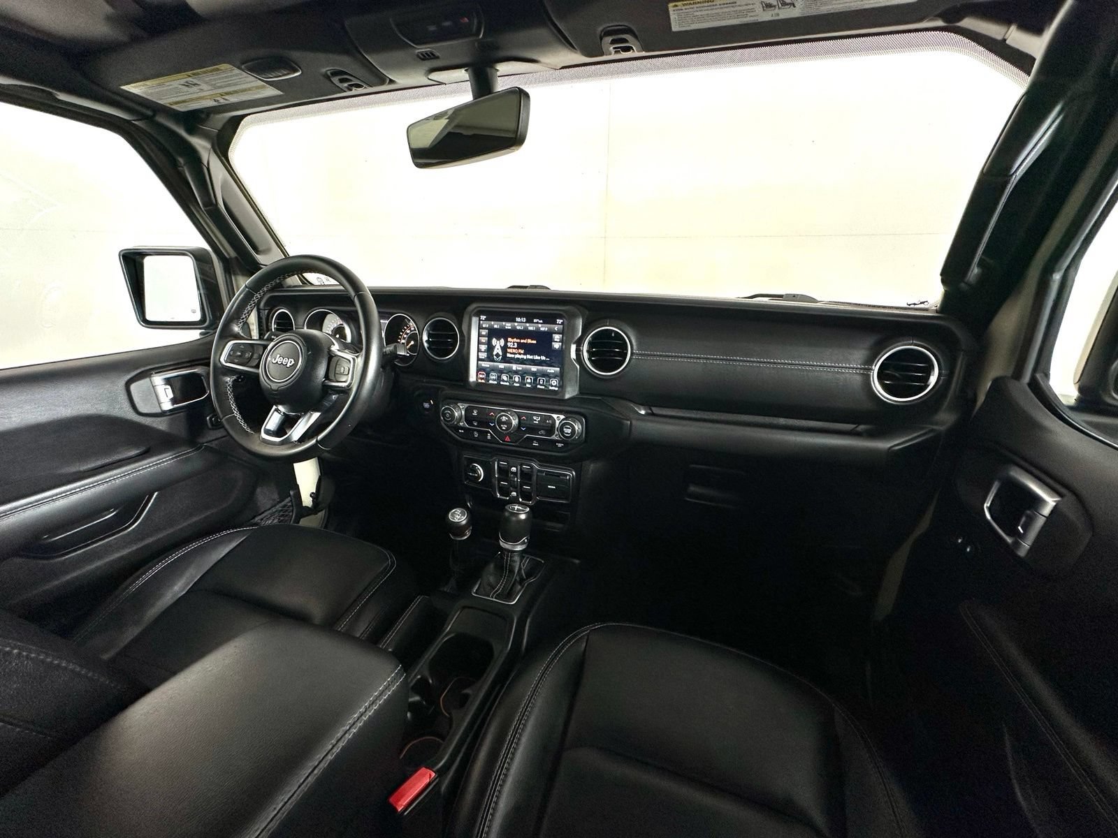 Used 2022 Jeep Gladiator Overland w/ Popular Equipment Package AWD/4WD image 2