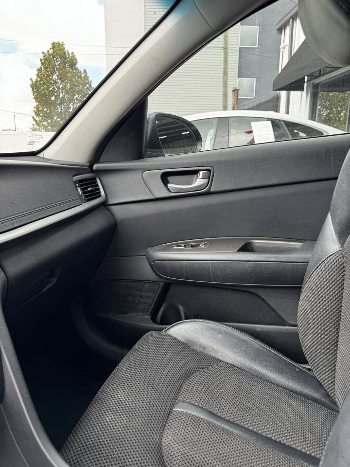 Used 2019 Kia Optima S FWD image 16