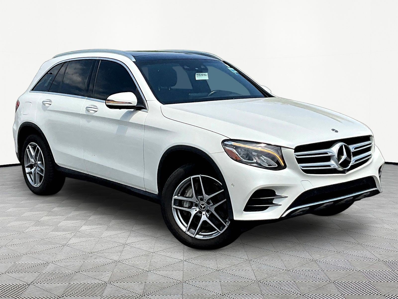 Used 2018 Mercedes-Benz GLC 300 4MATIC image 3