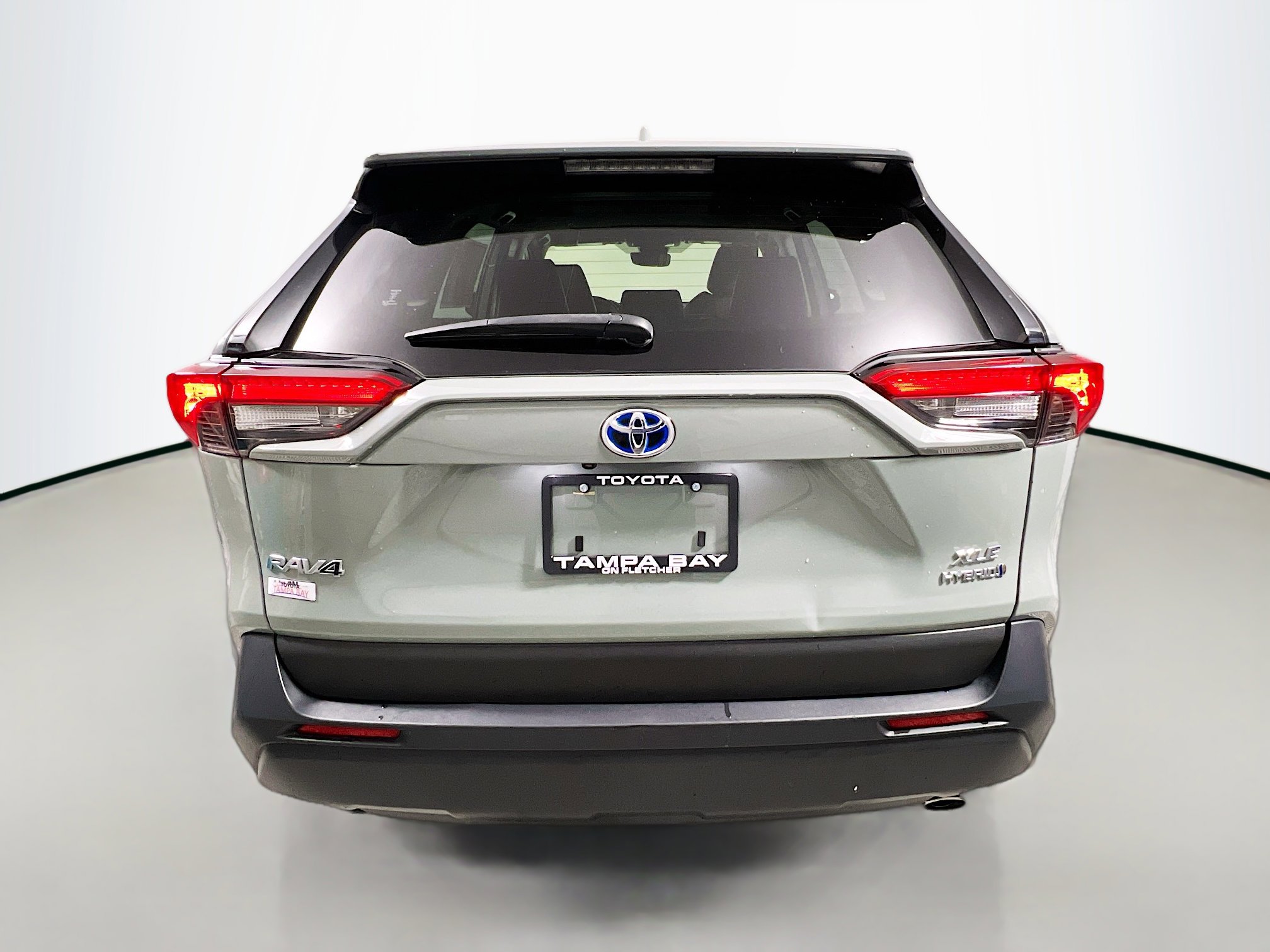 Used 2022 Toyota RAV4 XLE Premium image 6