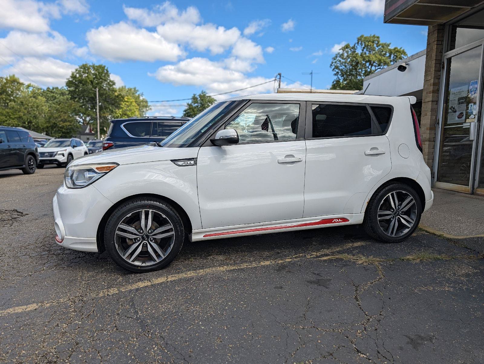 Used 2014 Kia Soul + FWD image 6