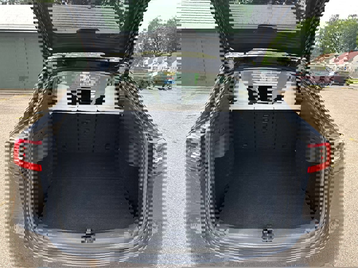 Used 2020 Tesla Model Y Long Range image 14