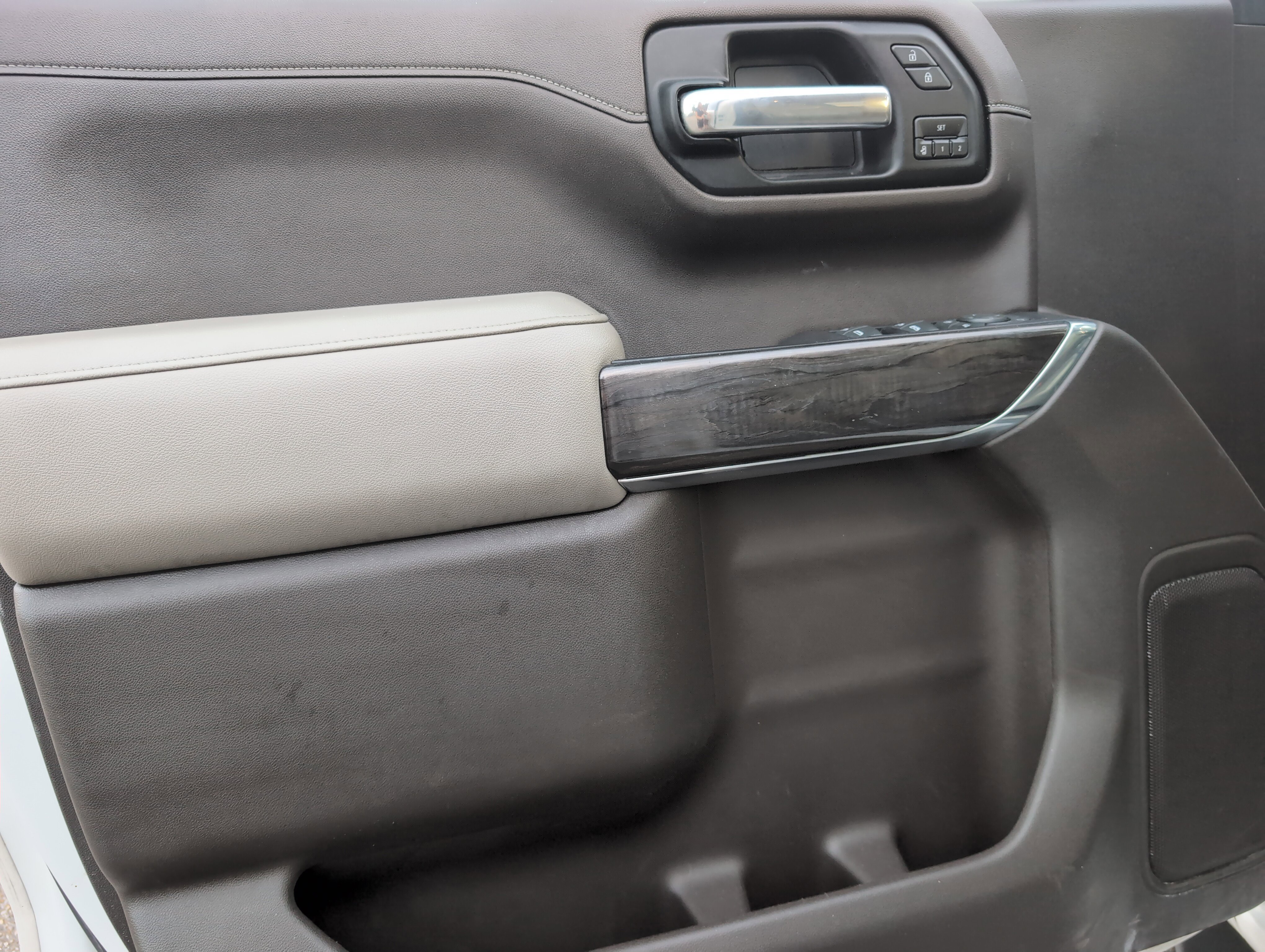 Used 2019 Chevrolet Silverado 1500 LTZ w/ LTZ Plus Package image 11