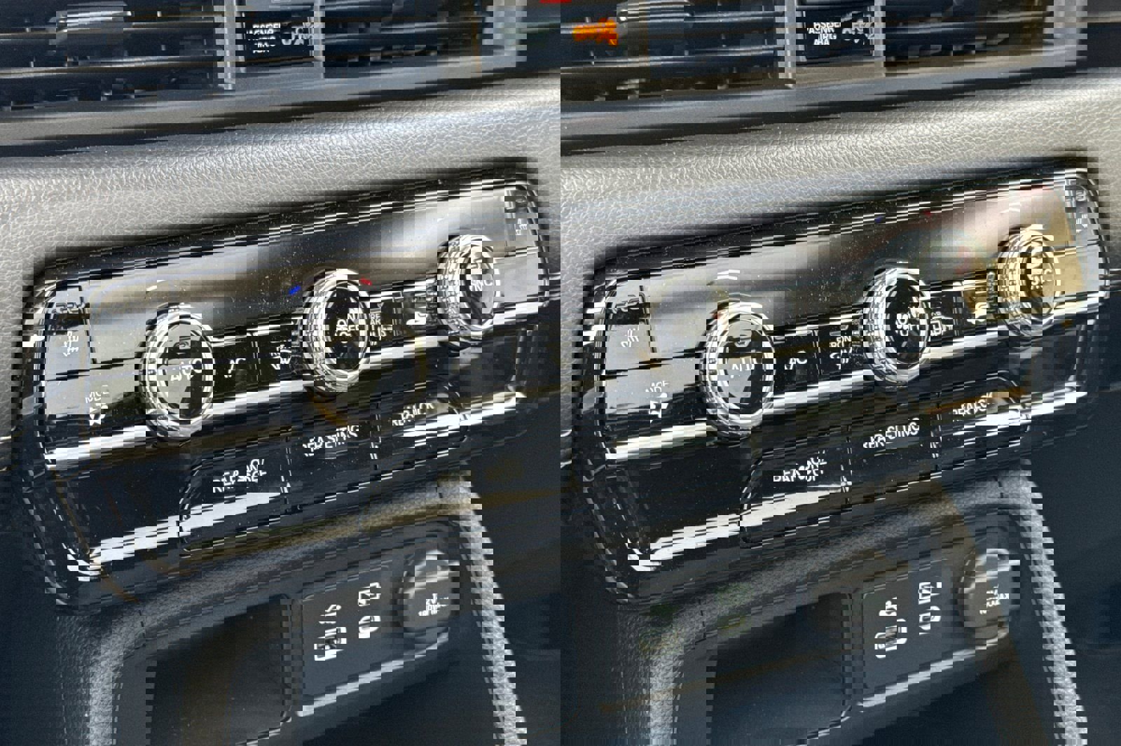 New 2025 Honda Pilot Touring image 25