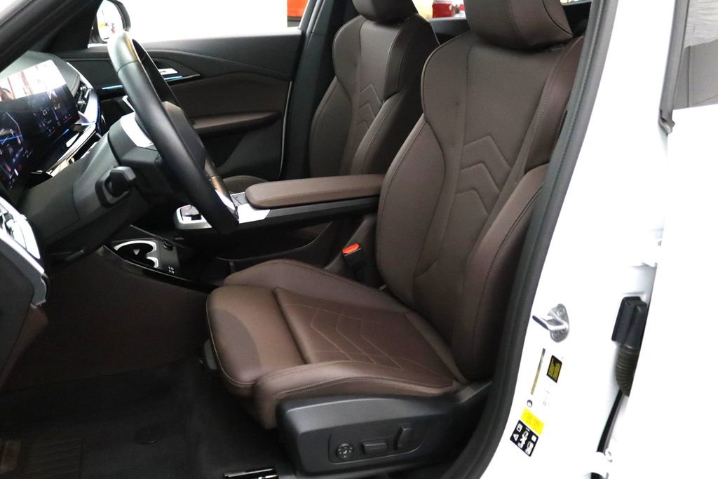 Used 2023 BMW X1 xDrive28i w/ Convenience Package image 2