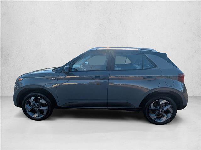 Used 2022 Hyundai Venue Limited image 9