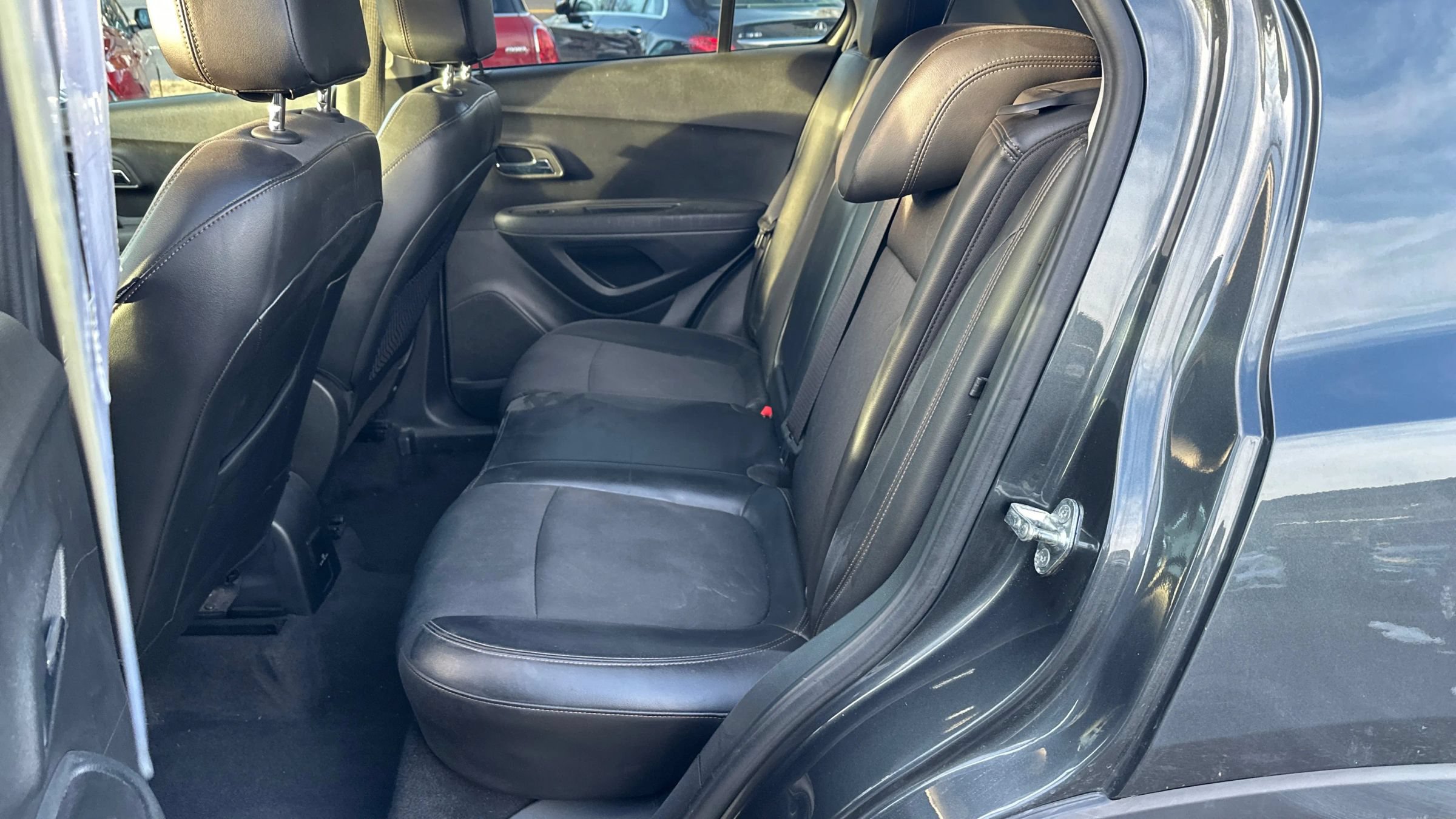 Used 2017 Chevrolet Trax LT w/ LT Convenience Package AWD/4WD image 10