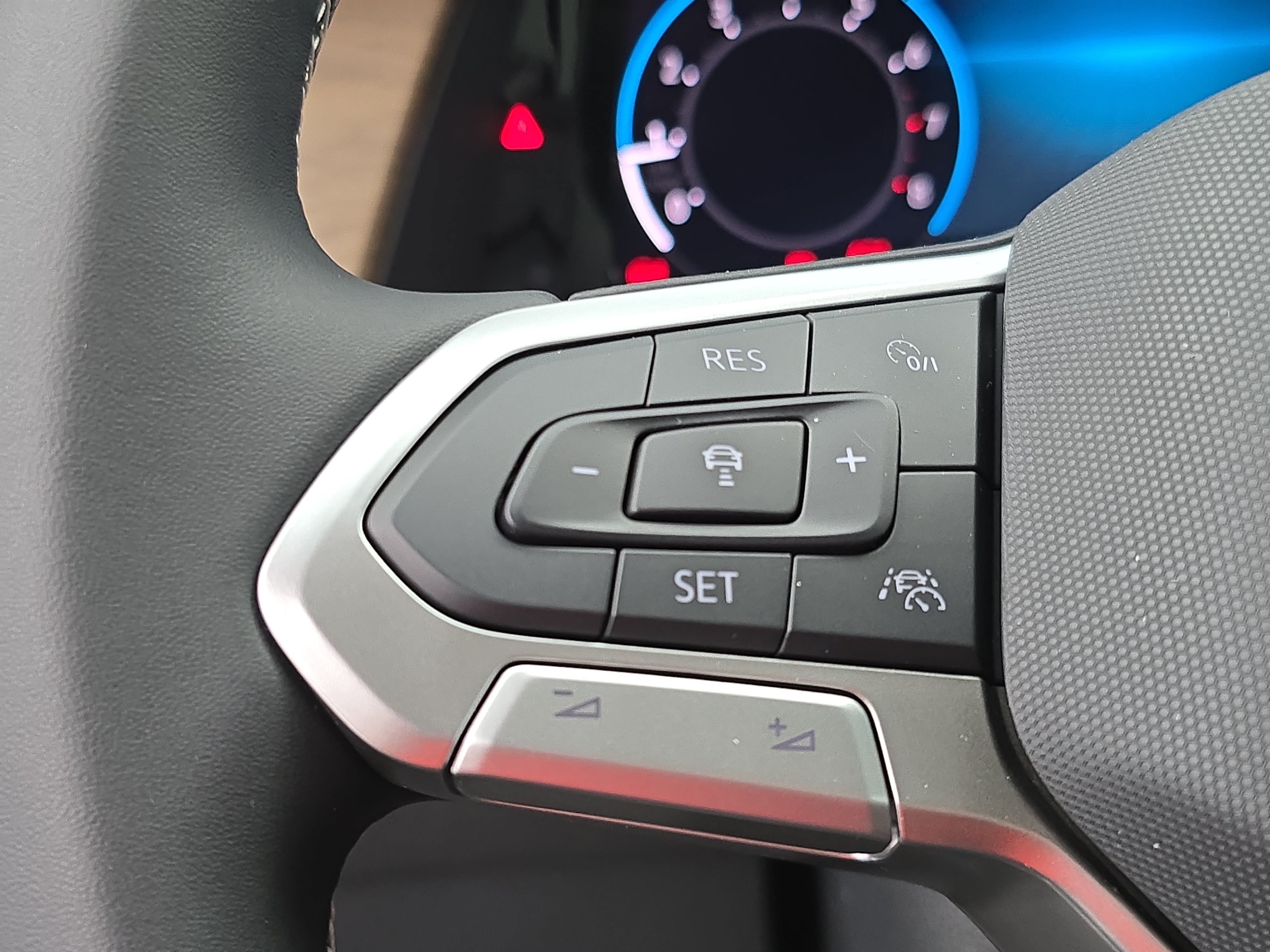 New 2026 Volkswagen Atlas SE FWD image 18