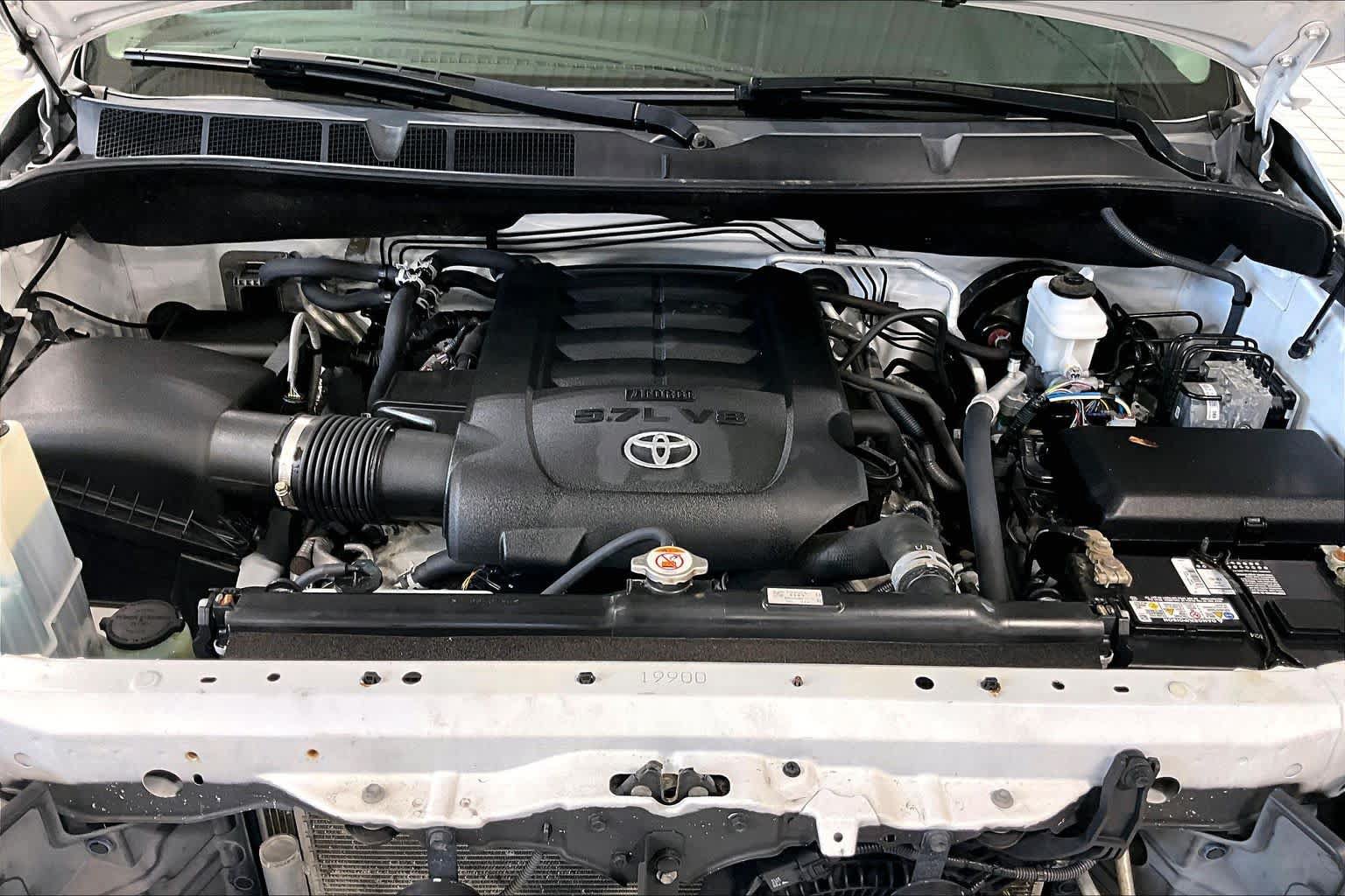 Used 2020 Toyota Sequoia Limited w/ Safety & Convenience Package AWD/4WD image 29