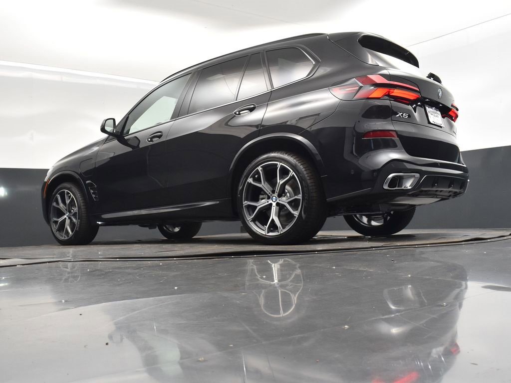 New 2026 BMW X5 xDrive50e image 40