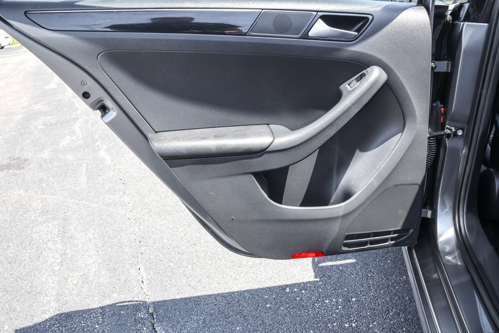 Used 2015 Volkswagen Jetta TDI SEL FWD image 29