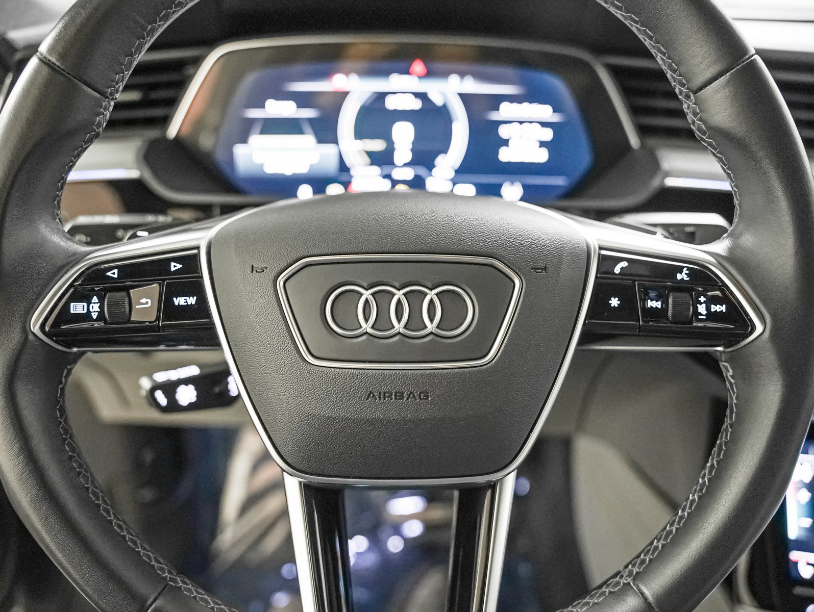 Used 2024 Audi Q8 e-tron Prestige w/ Prestige Package image 16