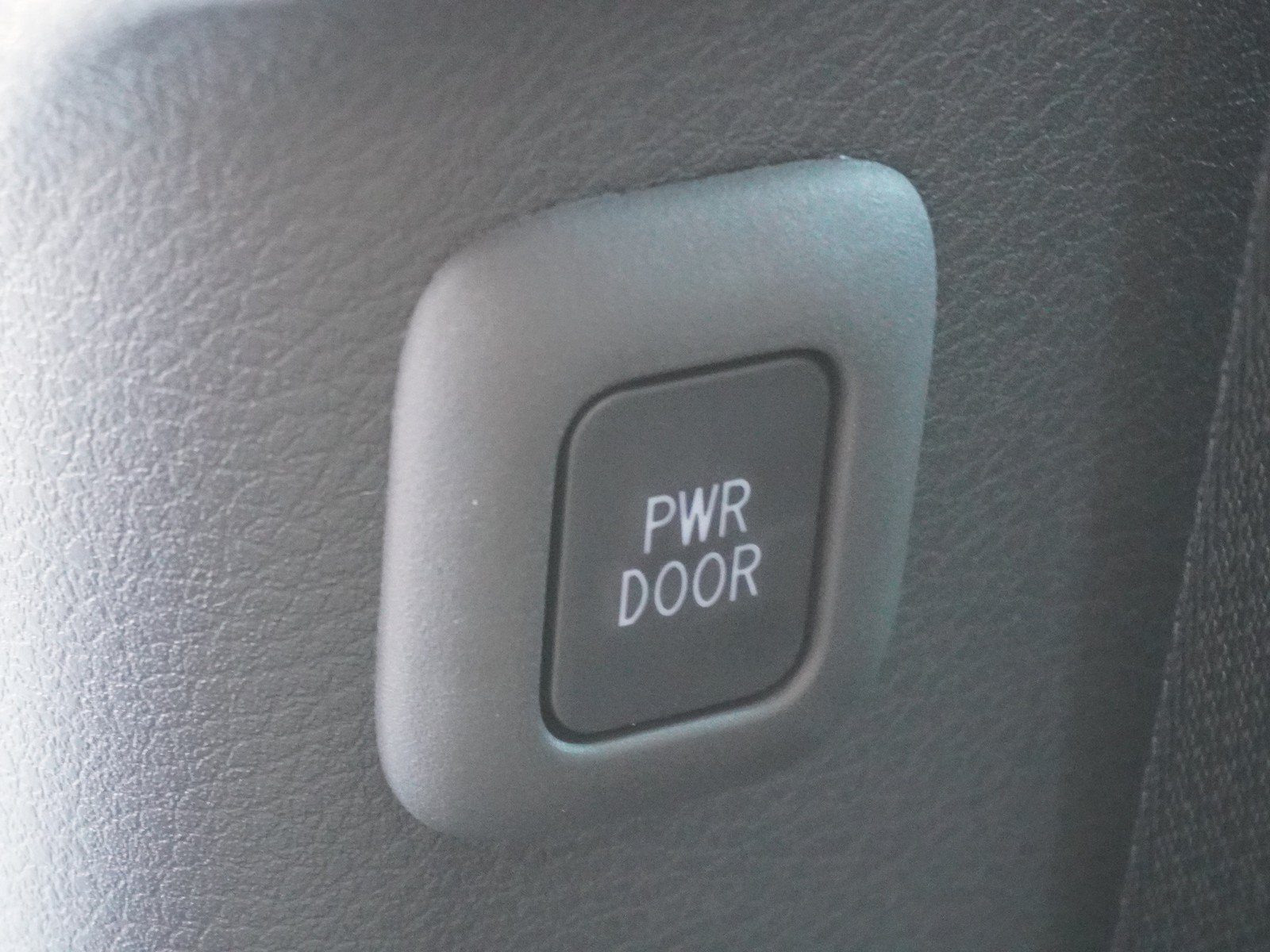 New 2026 Toyota Sienna LE FWD image 17
