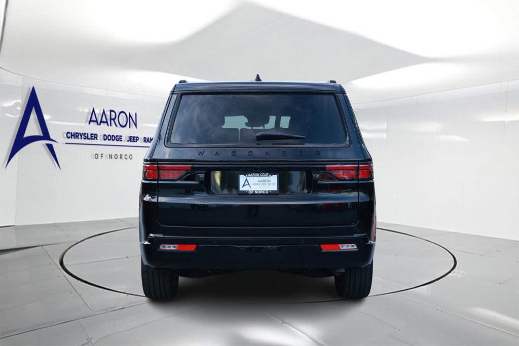 Used 2024 Jeep Wagoneer Series II image 3