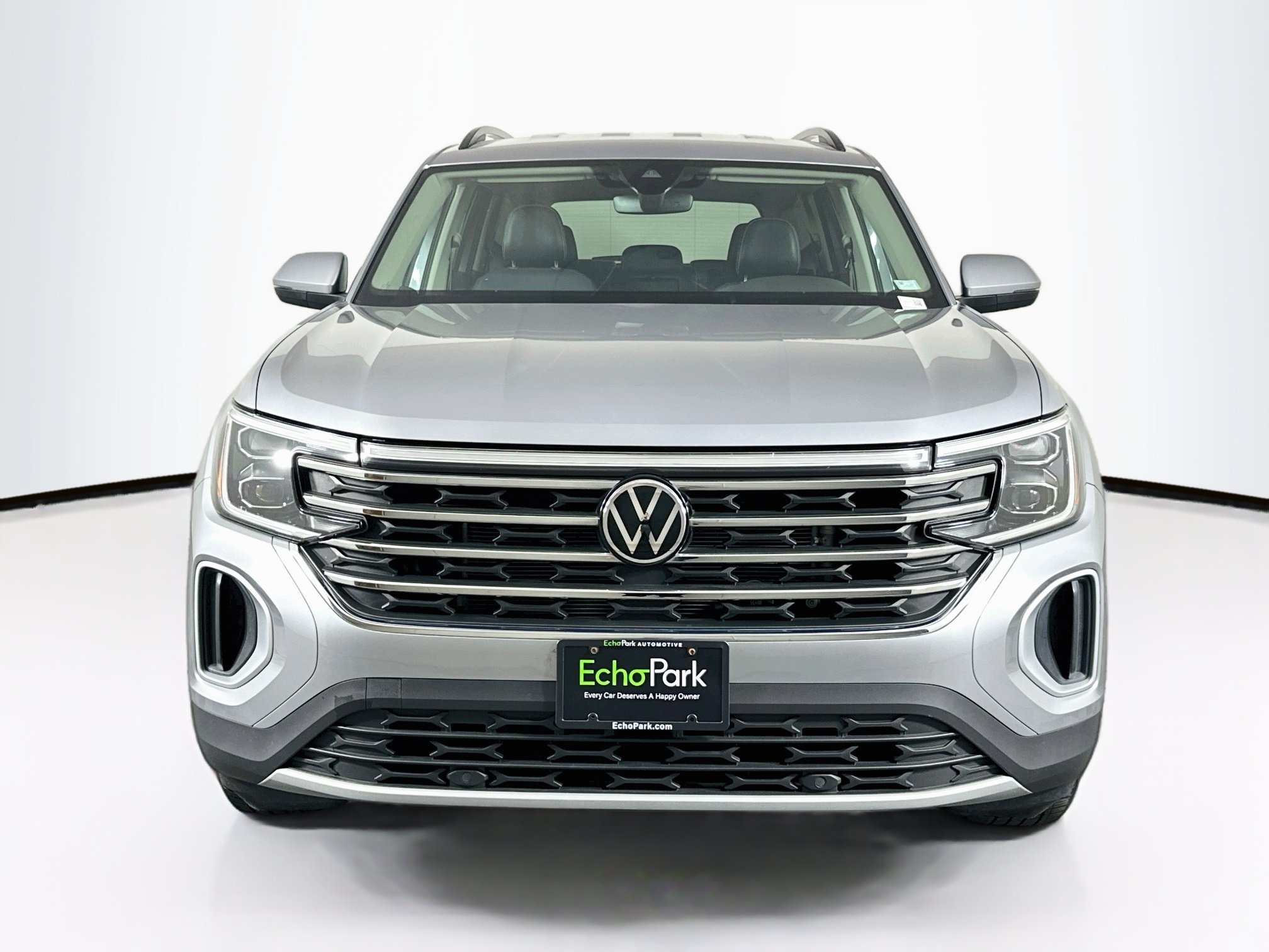 Used 2024 Volkswagen Atlas SE AWD/4WD image 2