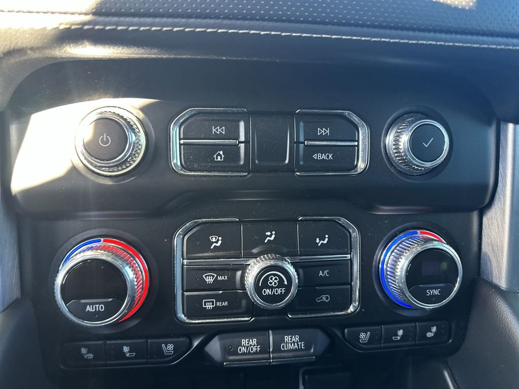 Used 2022 GMC Yukon SLT w/ SLT Premium Package image 29