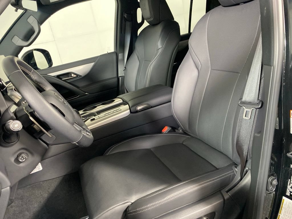 Certified 2026 Lexus LX 700h F Sport AWD/4WD image 13