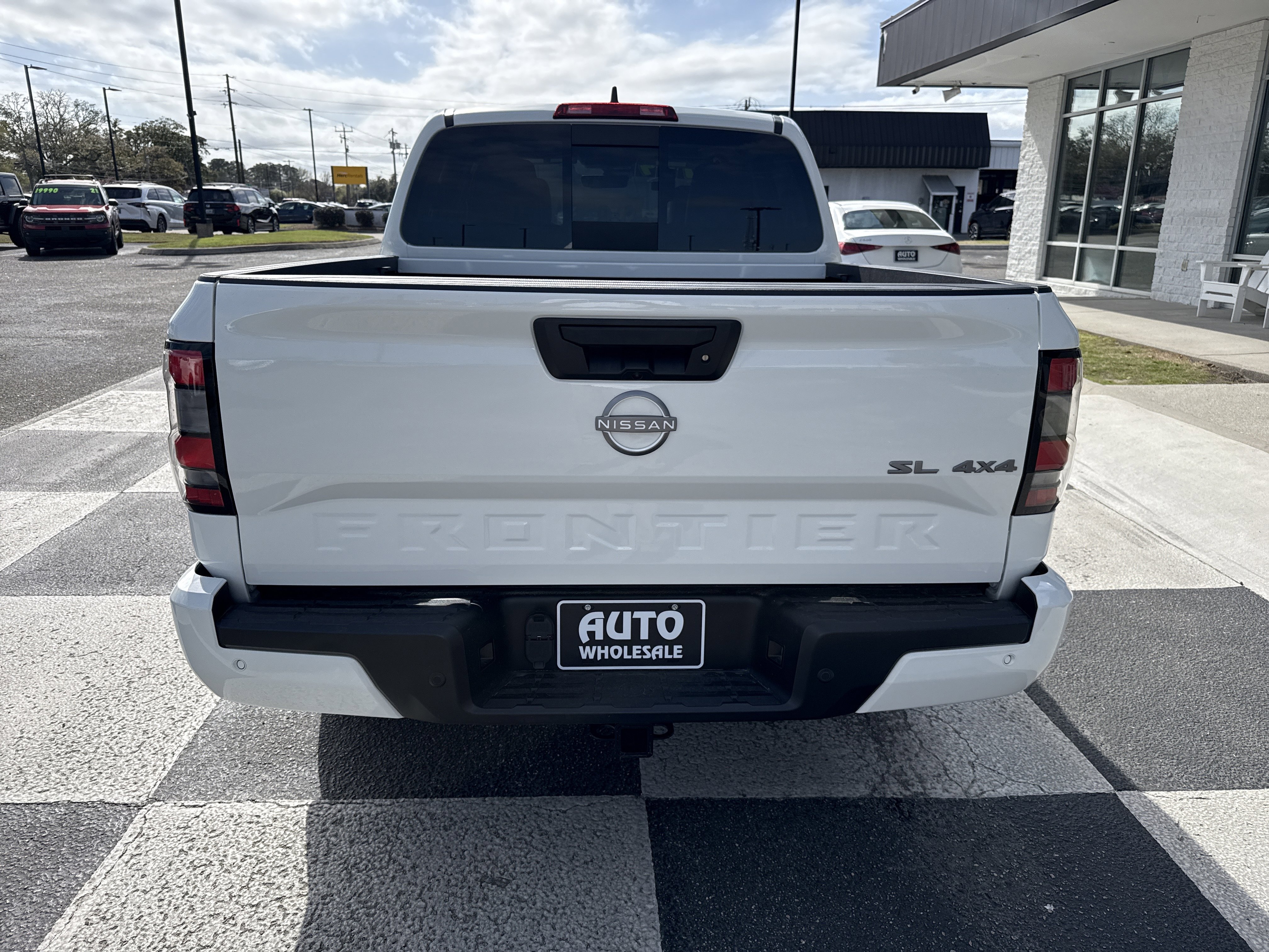 Used 2024 Nissan Frontier SL w/ Technology Package AWD/4WD image 4