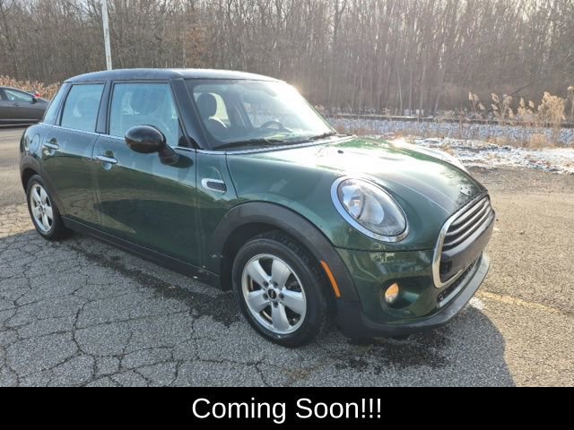 Used 2016 MINI Cooper 4-Door Hardtop image 4