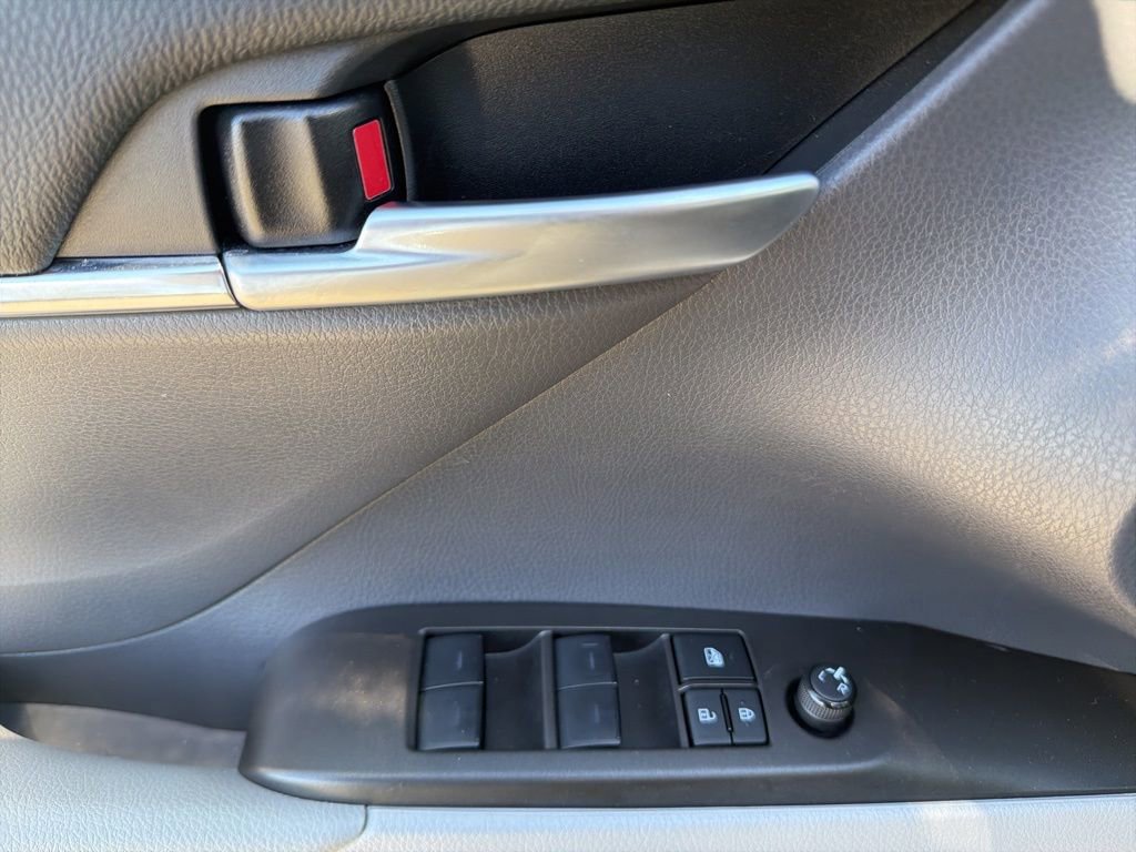 Used 2024 Toyota Camry SE image 15
